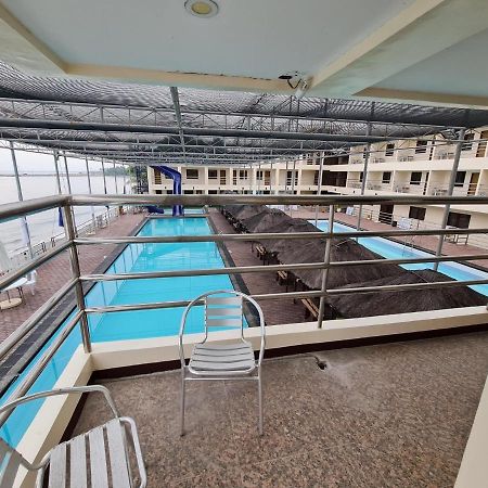 La Primera Grande Beach Resort Roxas  외부 사진