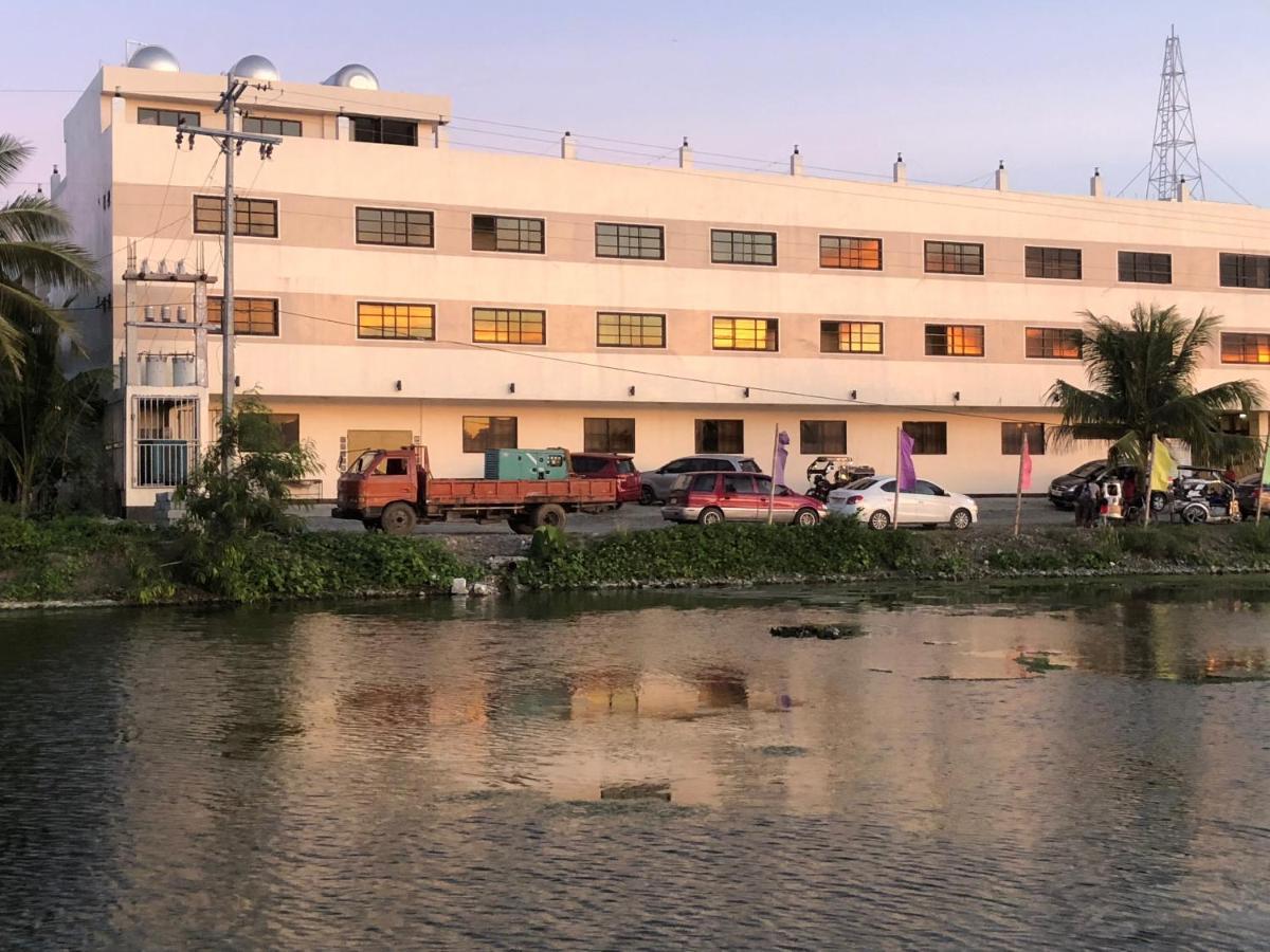 La Primera Grande Beach Resort Roxas  외부 사진