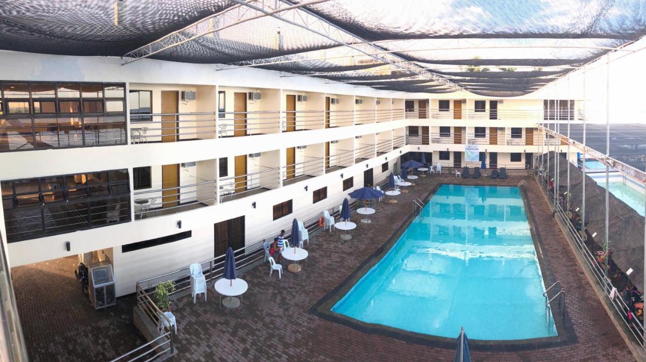 La Primera Grande Beach Resort Roxas  외부 사진
