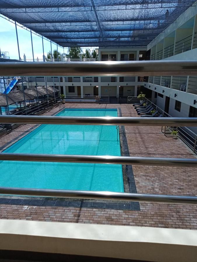 La Primera Grande Beach Resort Roxas  외부 사진