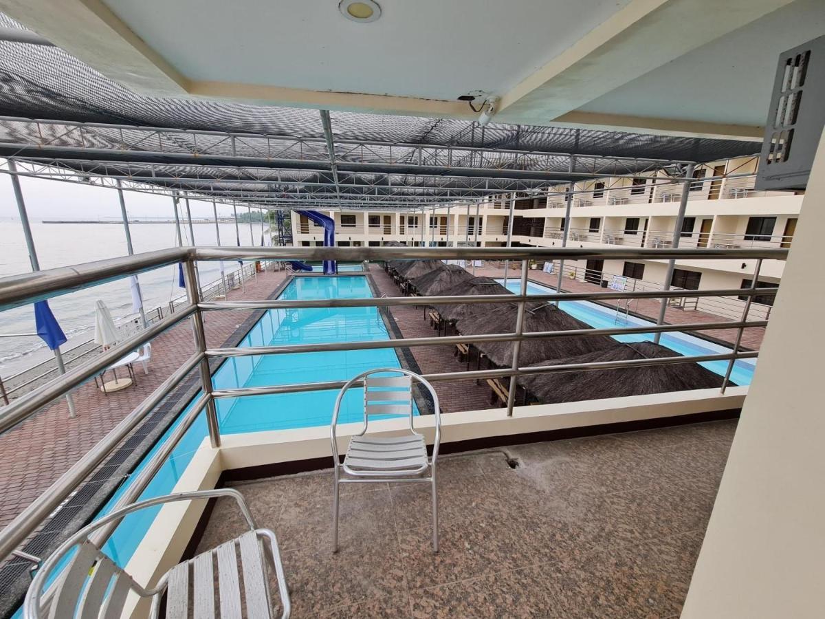La Primera Grande Beach Resort Roxas  외부 사진